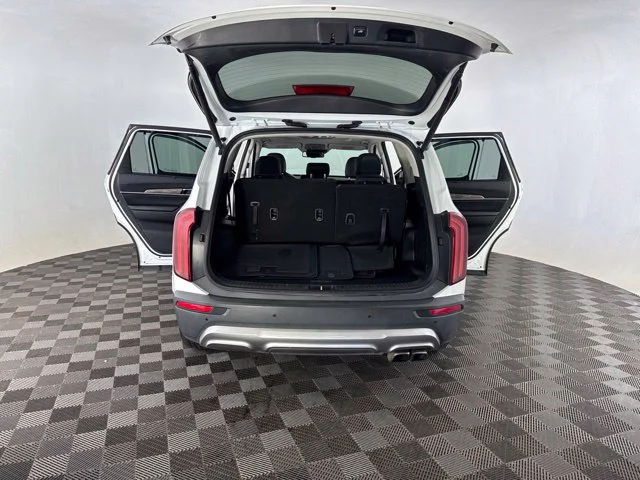 Used 2020 White Kia EX image 17
