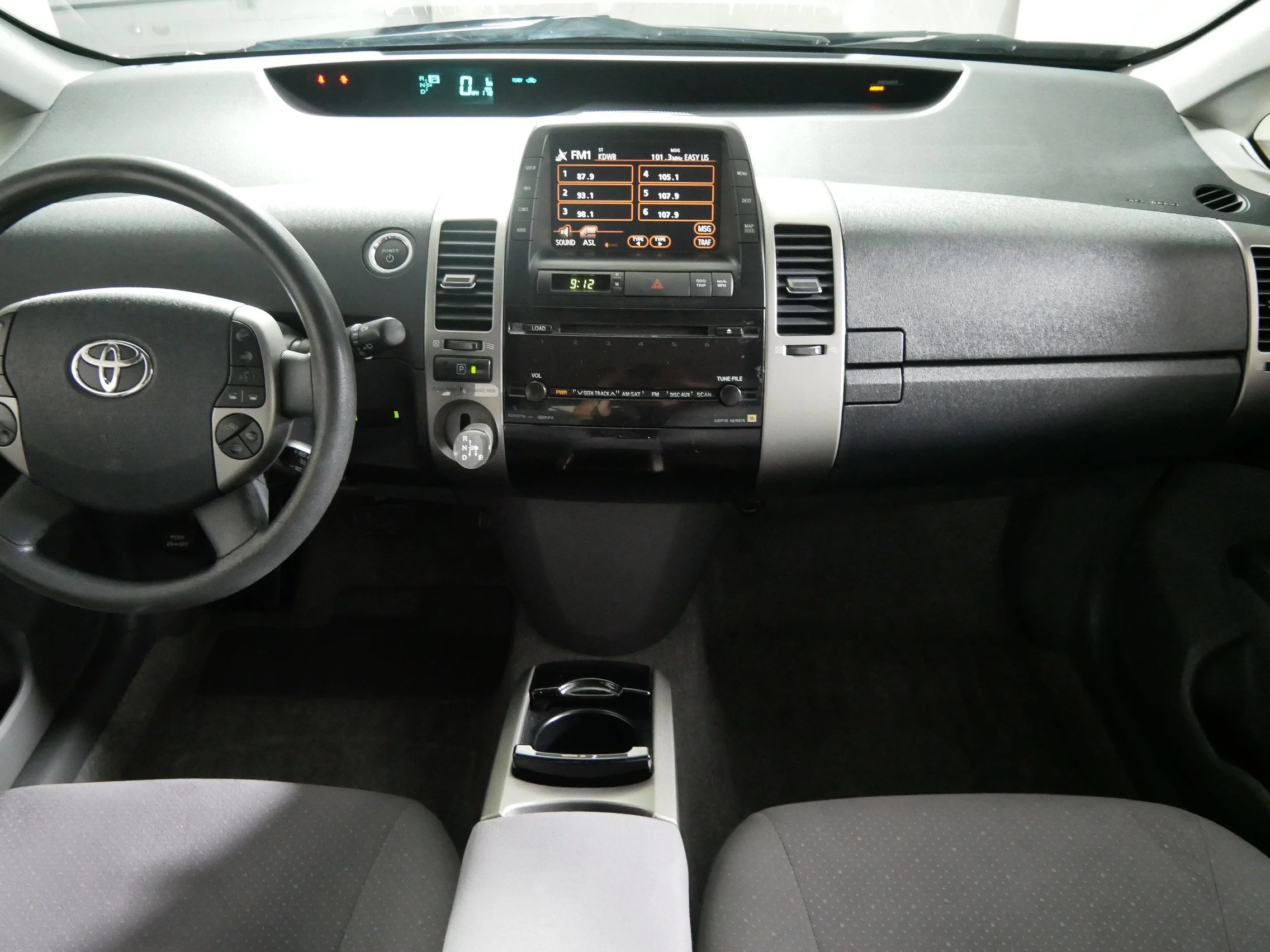 Used 2009 Magnetic Gray Metallic Toyota  image 10