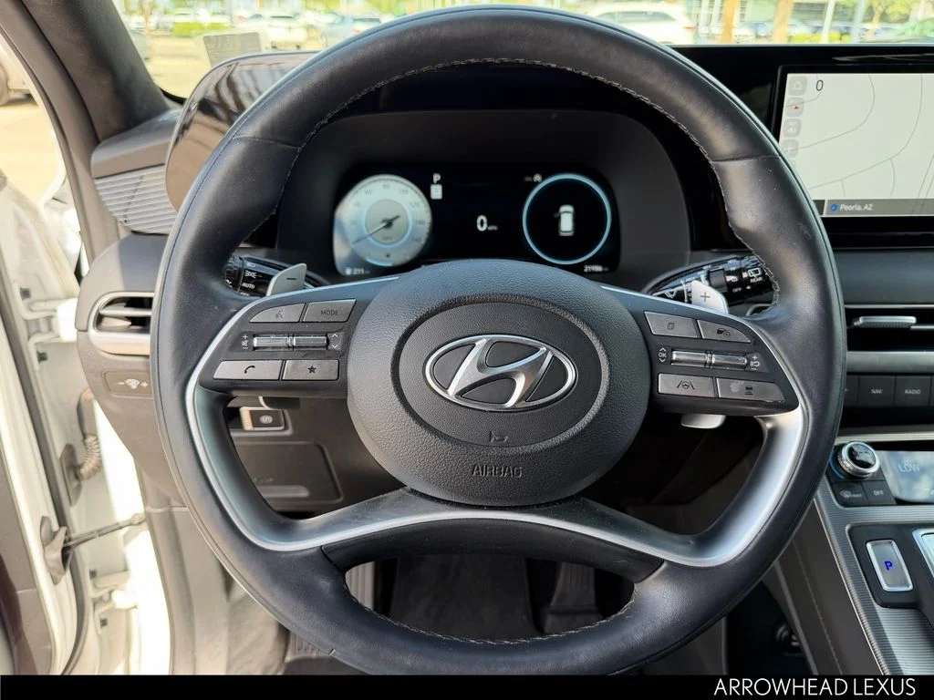 Used 2023 White Hyundai Calligraphy image 19