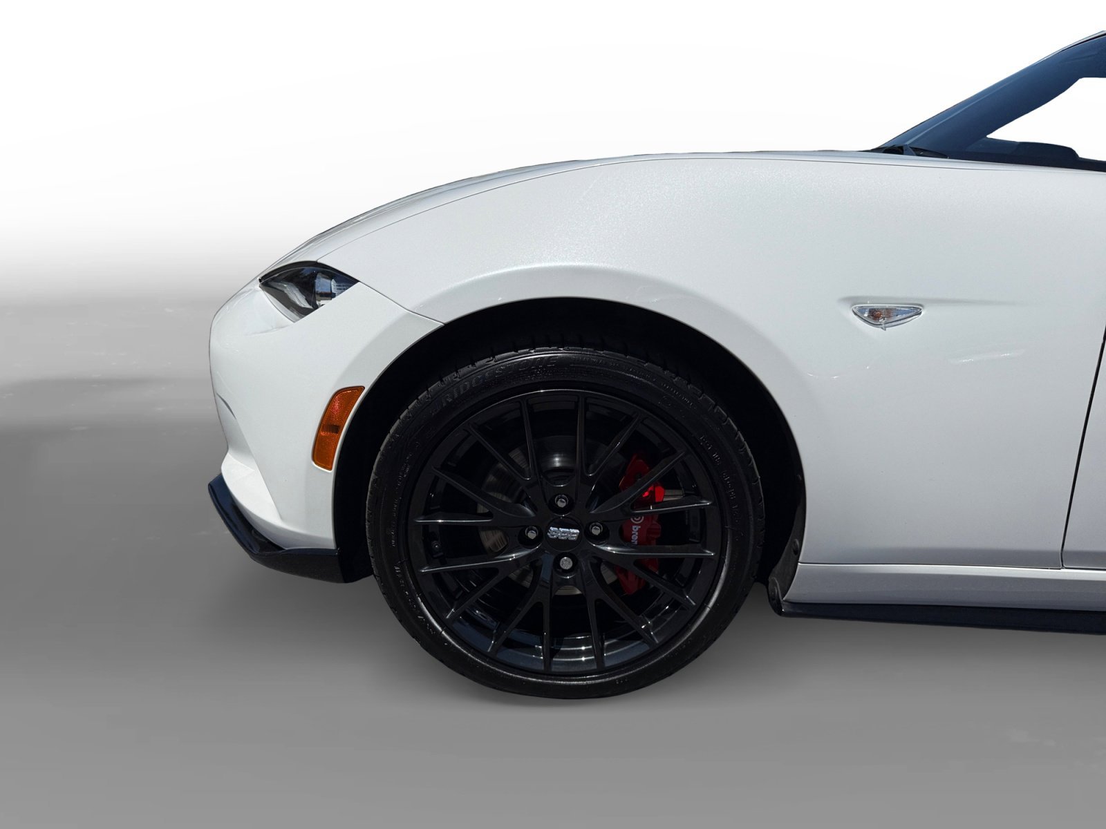Certified Used 2025 Snowflake White Pearl Mazda Club image 9