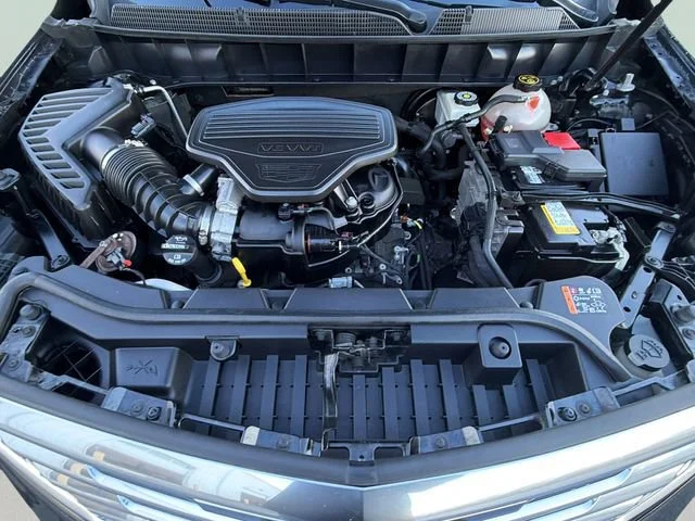 Used 2019 STELLAR BLACK METALLIC Cadillac Premium Luxury AWD image 27