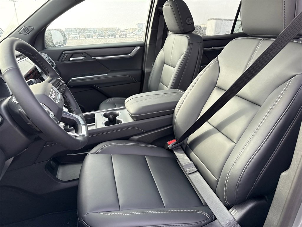 2026 GMC ACADIA - Image 15