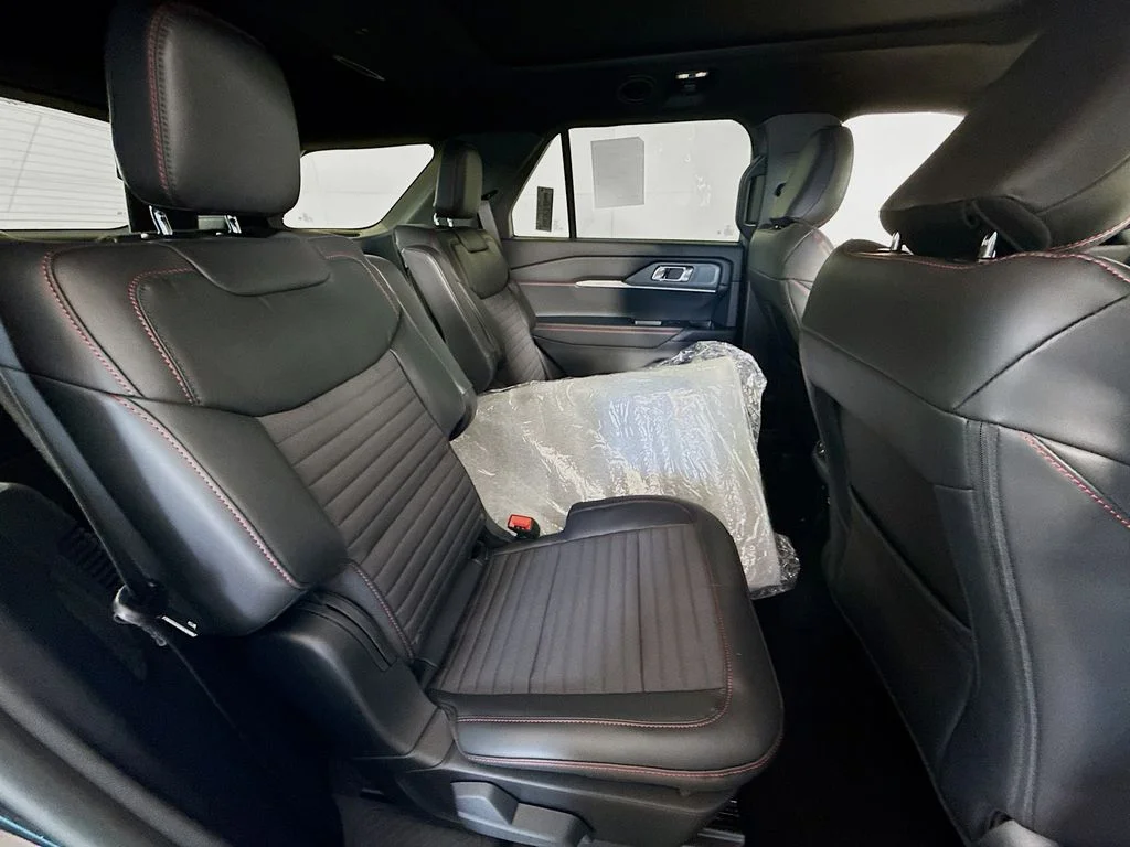 New 2026 Agate Black Metallic Ford ST-Line image 29