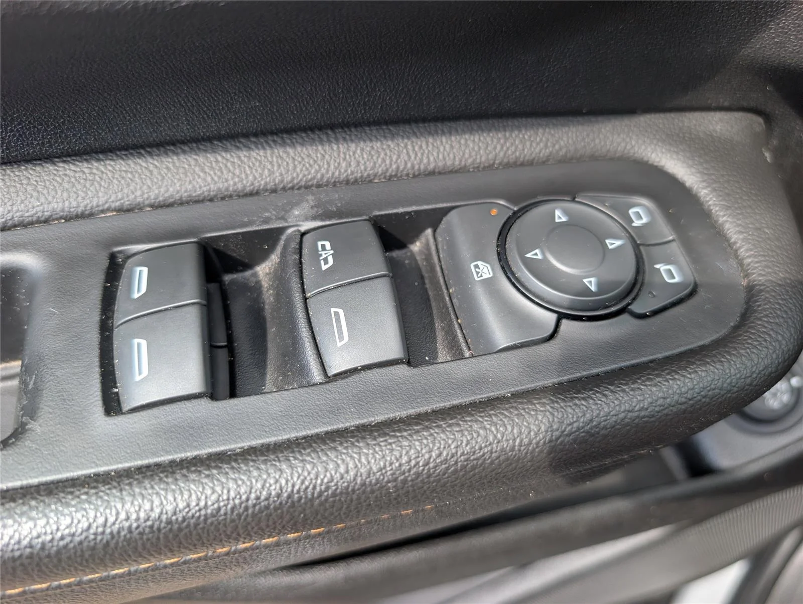 Used 2020 QUICKSILVER METALLIC GMC SLE image 25