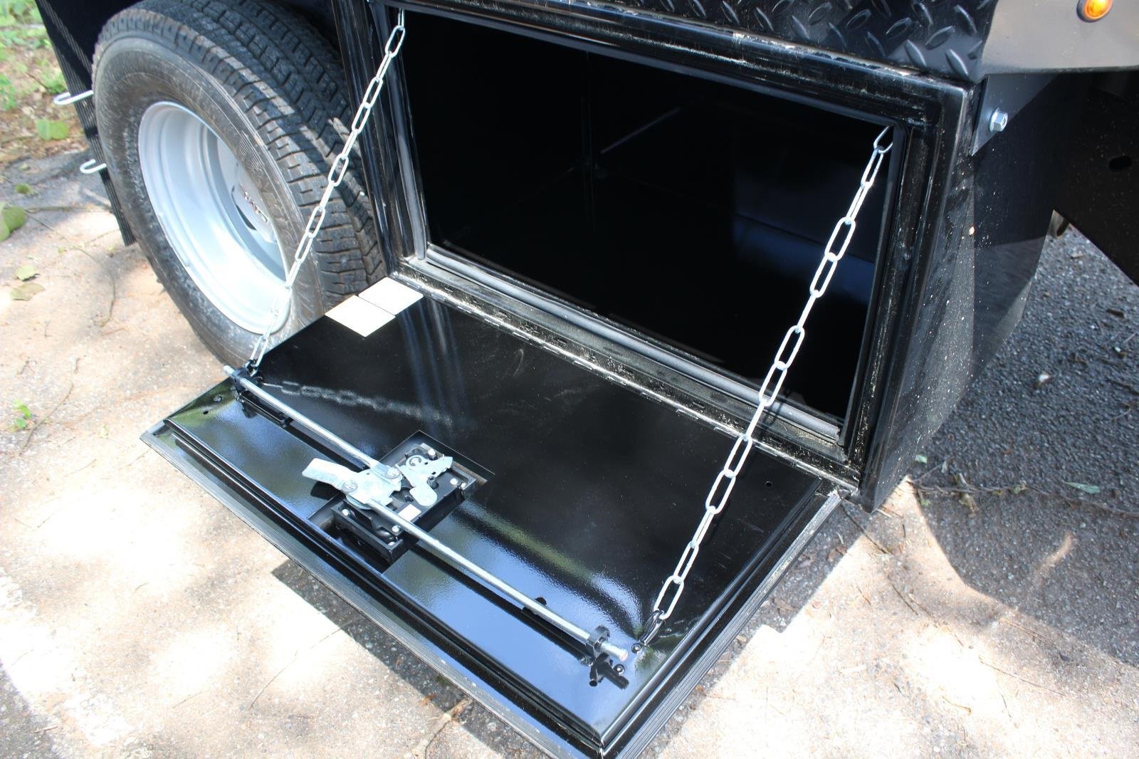 New 2026 Summit White GMC Pro image 9