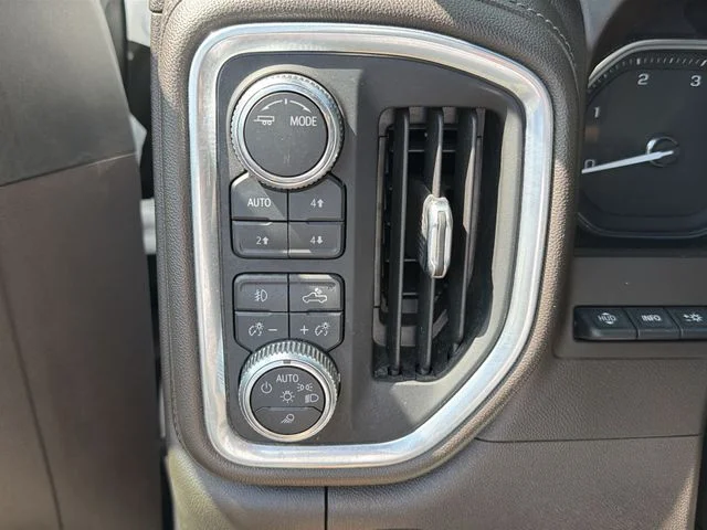 Used 2020 White GMC Denali image 9