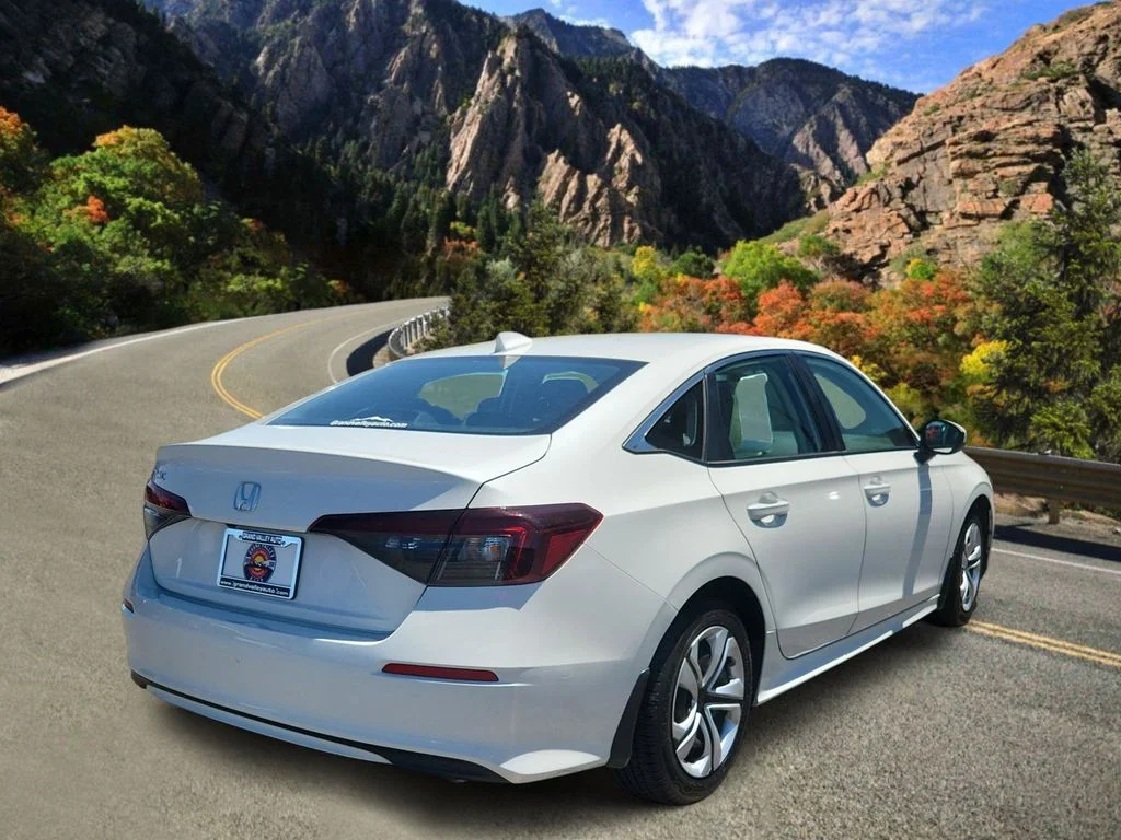 Used 2025 White Honda LX image 3