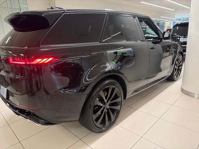 New 2027 Santorini Black Land Rover  image 4