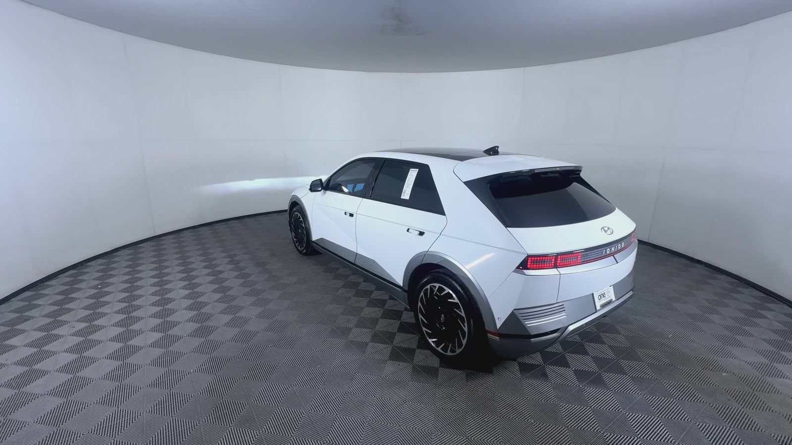 Certified Used 2024 Atlas White Hyundai Limited image 7