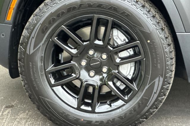 New 2026 Santorini Black Land Rover S image 24