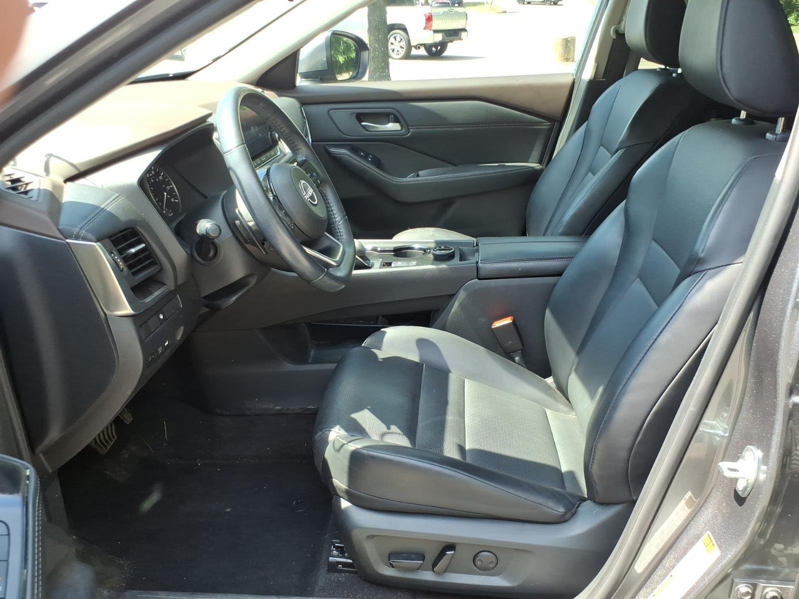 Used 2023 Gun Metallic Nissan SV image 16