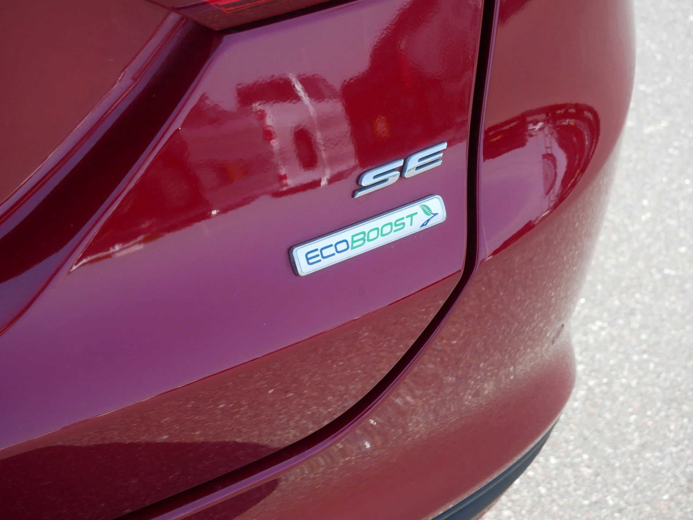 Used 2017 Ruby Red Metallic Tinted Clearcoat Ford SE image 18