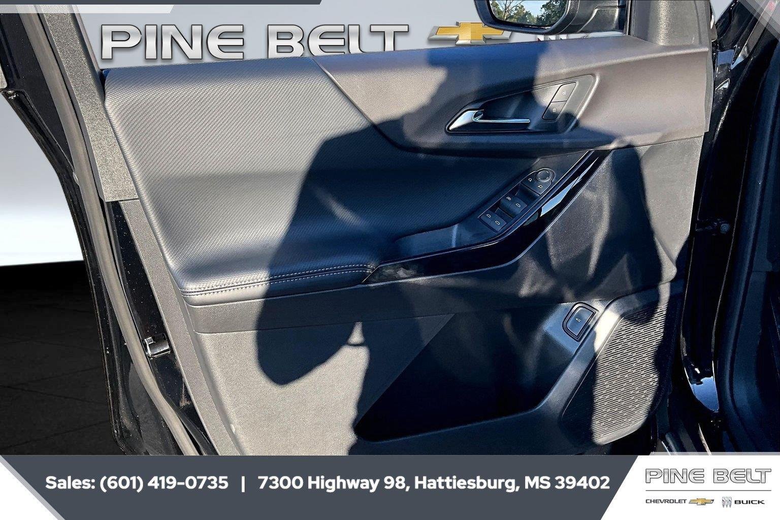 2027 Chevrolet Equinox LT - Photo 17