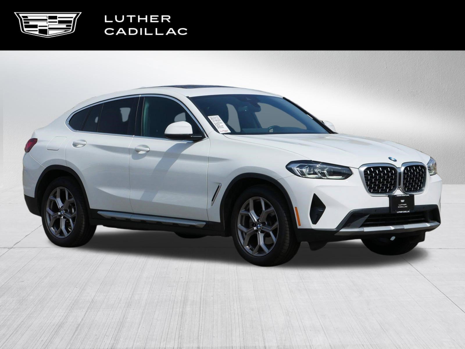 2023 BMW X4 xDrive30i's photo