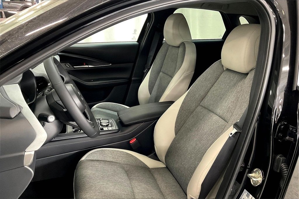 2026 MAZDA CX-30 - Image 8