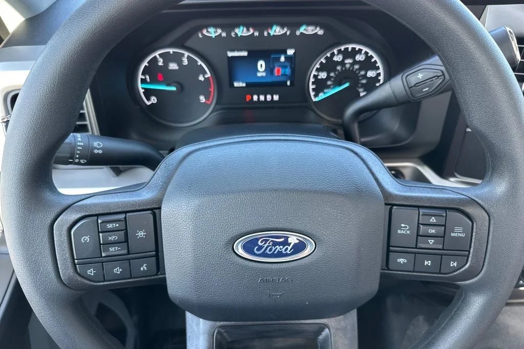 2025 Ford F-350 Super Duty Chassis Cab XLT - Photo 16