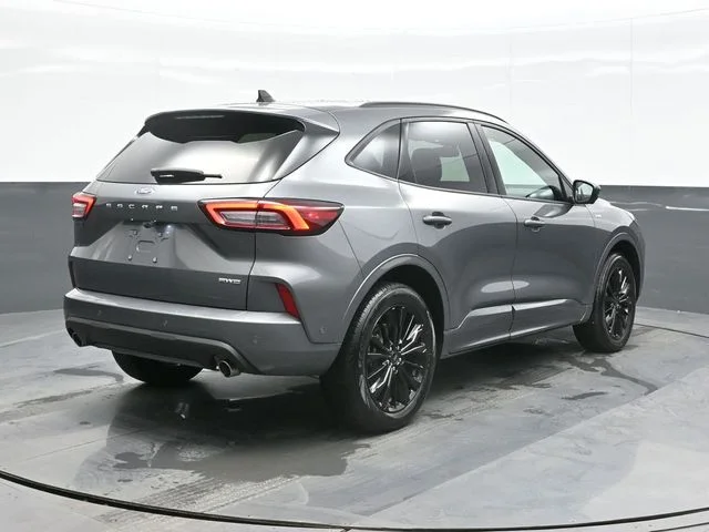 Used 2024 Gray Ford ST-Line Elite image 9