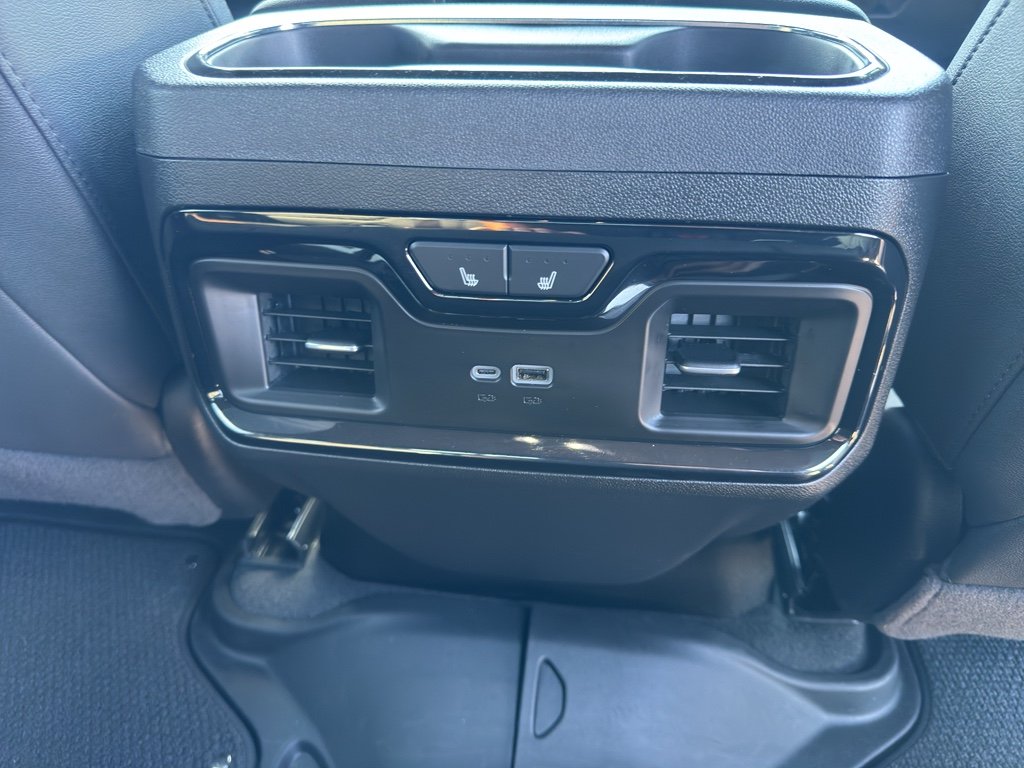 Used 2025 Summit White GMC AT4 image 21