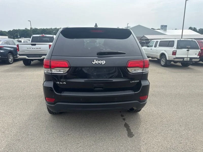 Used 2022 Black Jeep Laredo E image 16
