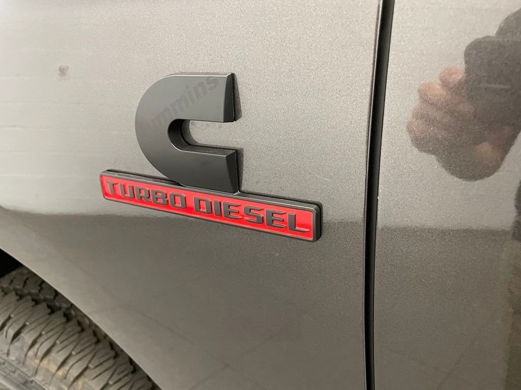 New 2026 Granite Crystal Metallic Clear-Coat Exterior Paint RAM Laramie image 13