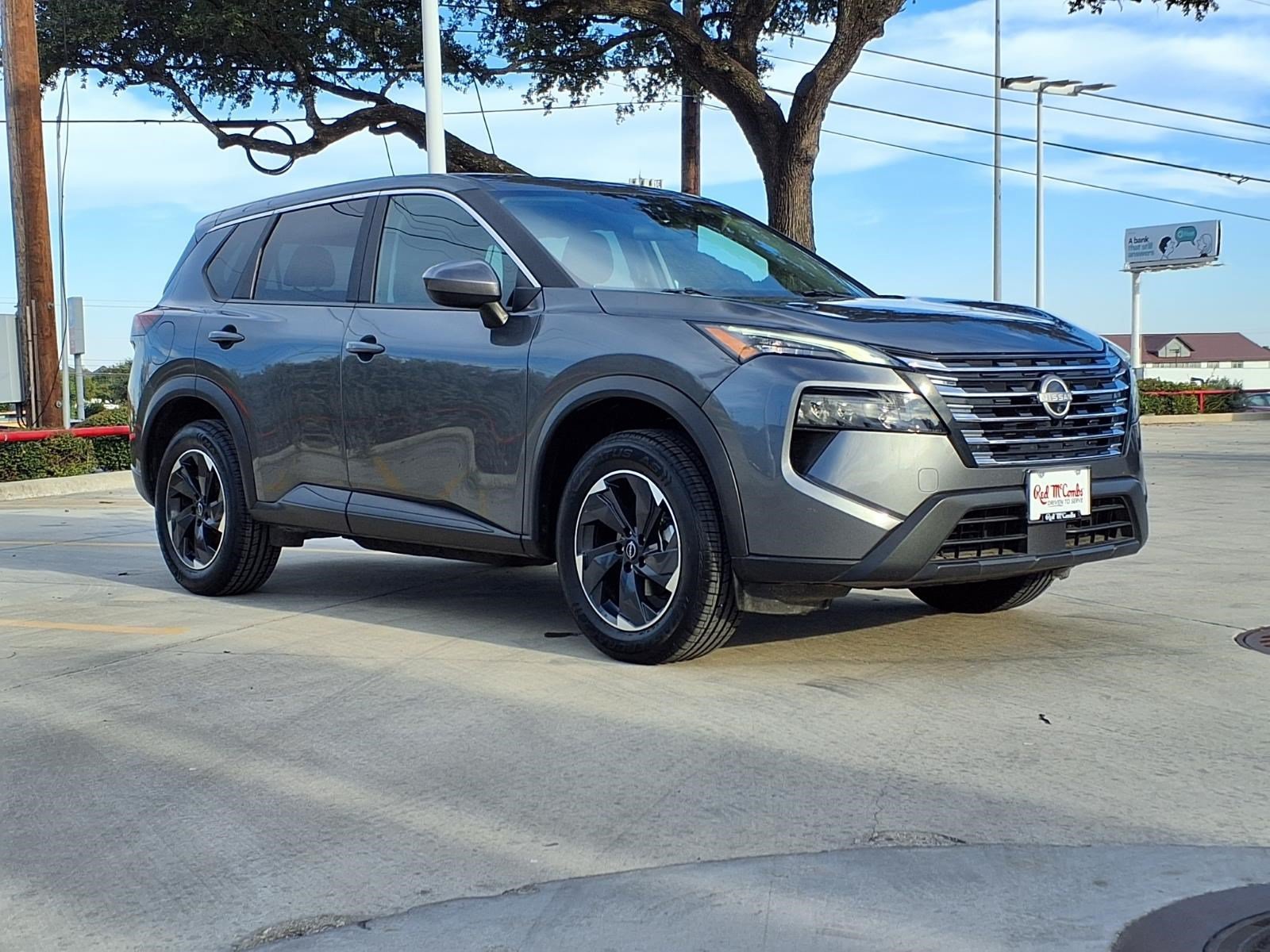 Used 2025 Gun Metallic Nissan SV image 3