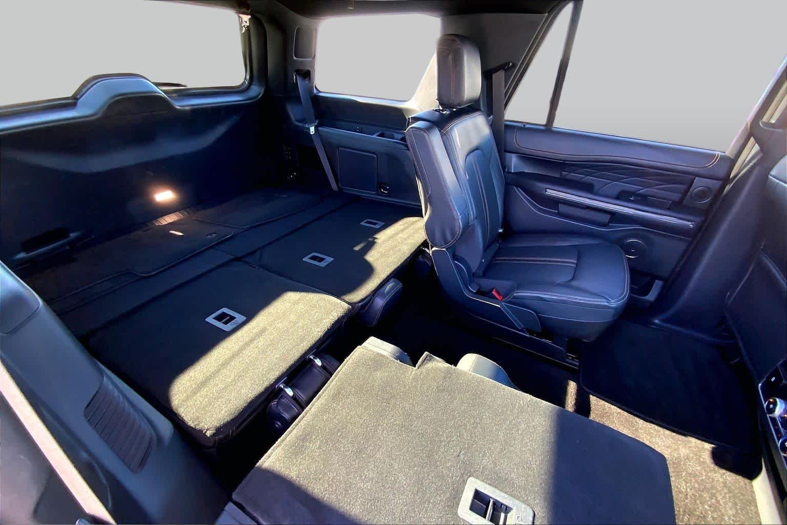 Used 2022 Star White Metallic Tri-Coat Ford Platinum image 17