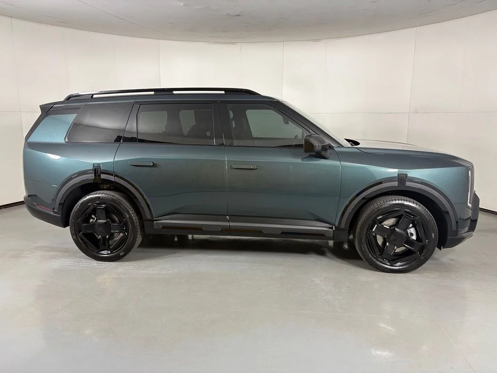 New 2027 Black Jade Green Kia X-Line EX image 8