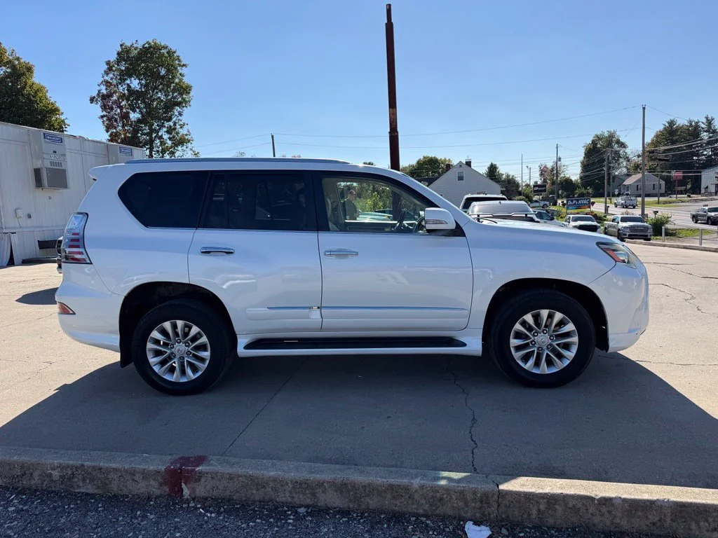 Used 2015 White Lexus 460 image 5