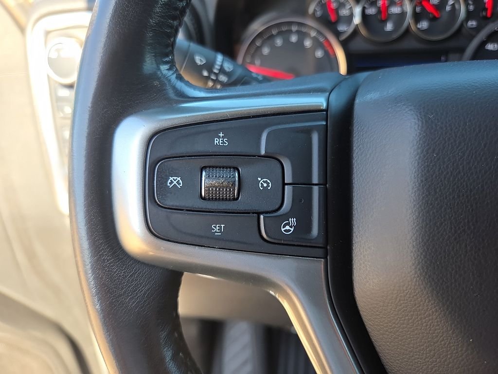 Used 2020 Iridescent Pearl Tricoat Chevrolet RST image 21