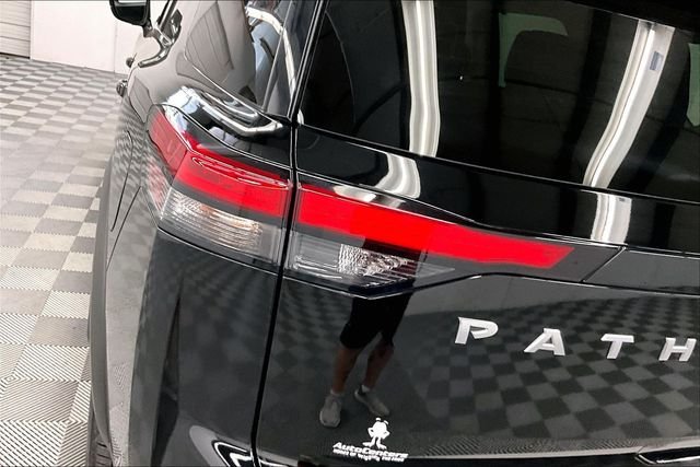 2025 Nissan Pathfinder Platinum - Photo 37