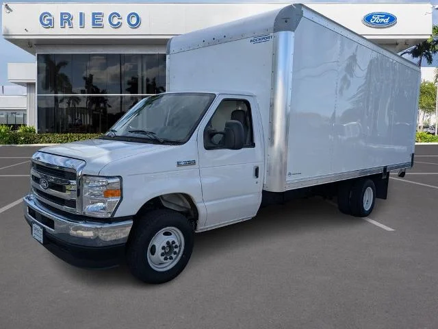 New 2026 Oxford White Ford E-350 SRW image 17