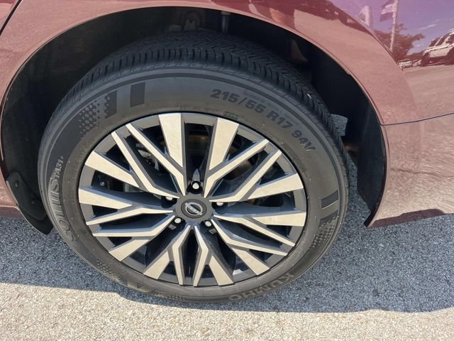 Used 2025 Garnet Pearl Nissan 2.5 SV image 11
