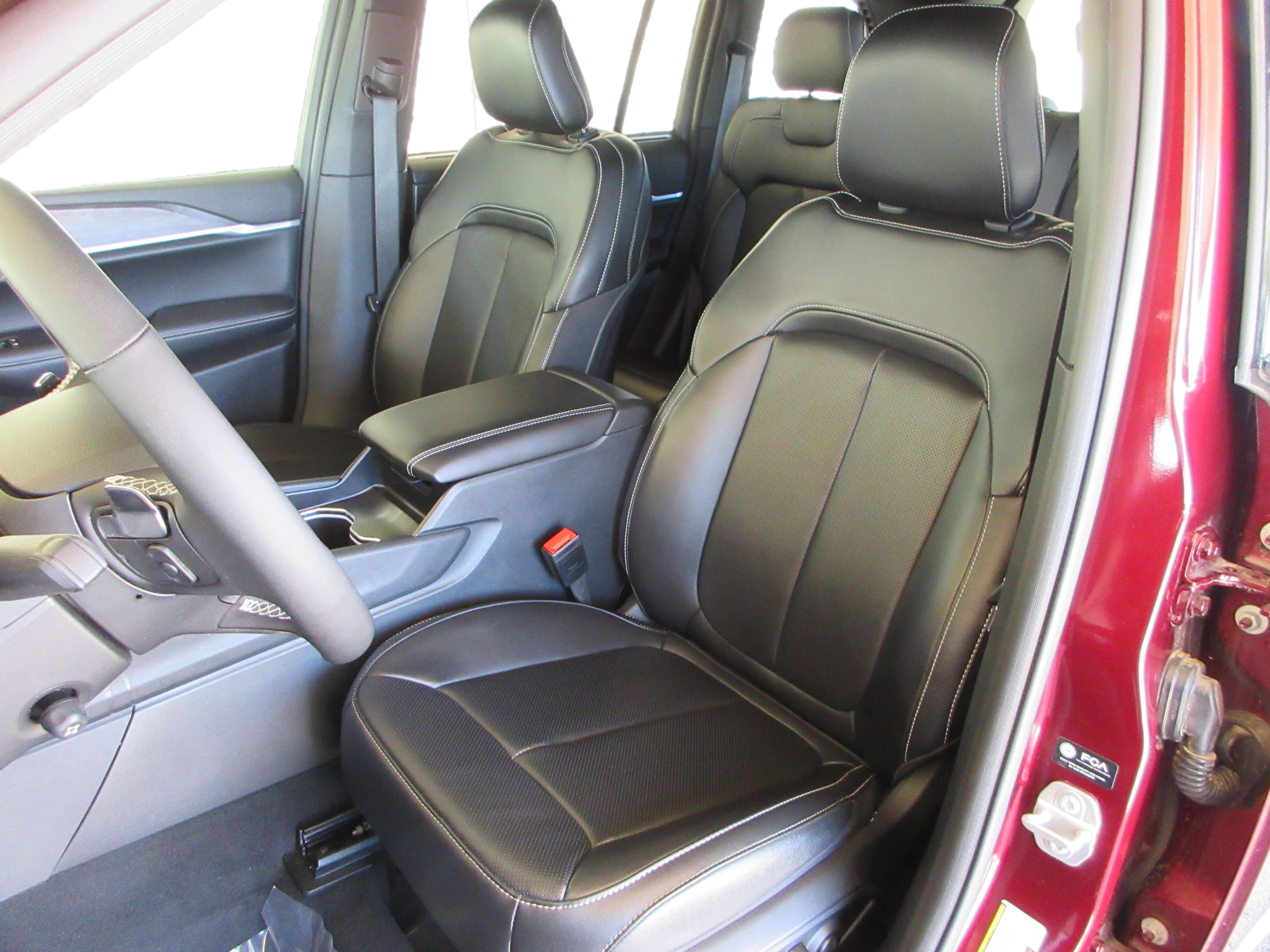Used 2024 Velvet Red Pearlcoat Jeep Limited image 34