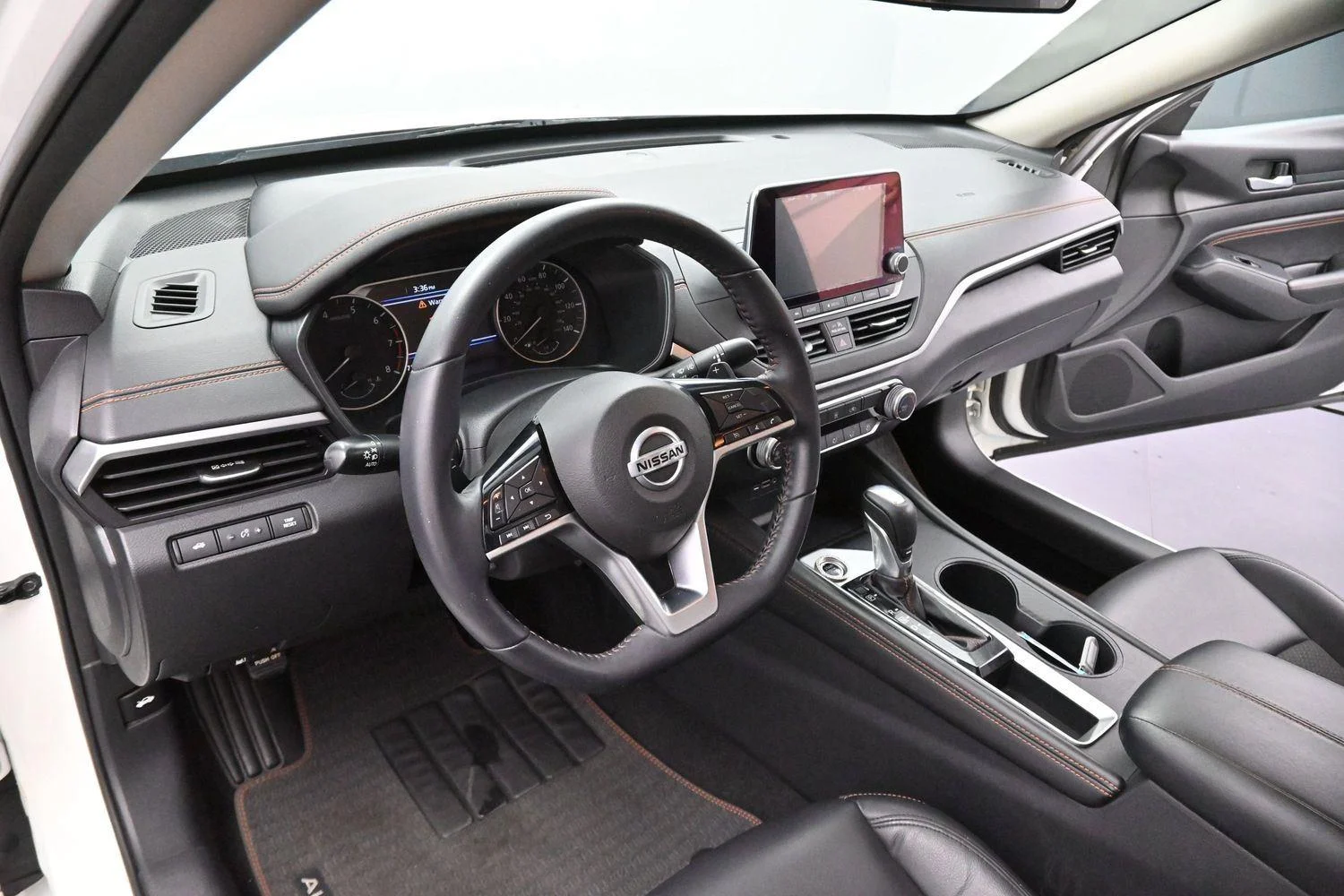 Used 2020 Pearl White Tricoat Nissan 2.5 SR image 15