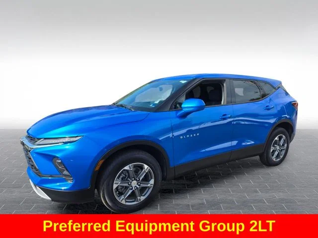 Used 2025 Blue Chevrolet LT image 4
