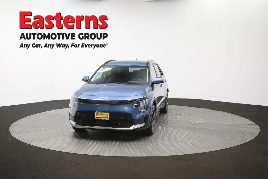 Used 2023 Blue Kia Wind image 52