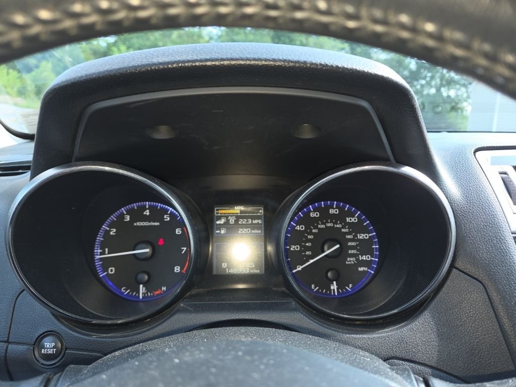 Used 2015 Gray Subaru 2.5i Premium image 9