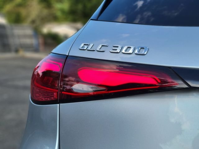 Used 2023 Silver Mercedes-Benz GLC 300 image 11