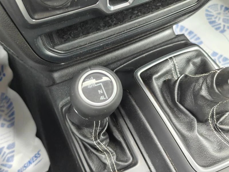 Used 2019 White Jeep Unlimited Sahara image 33