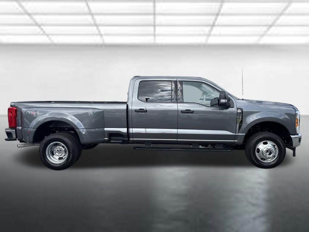 Used 2026 Gray Ford XLT image 32