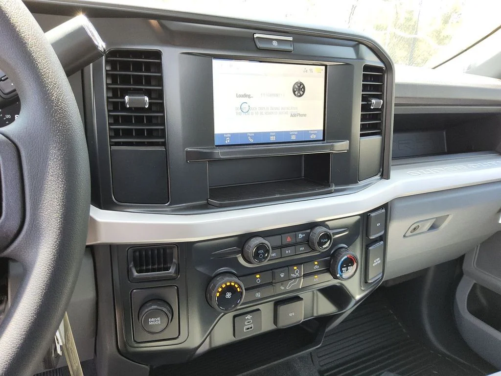 New 2025 Oxford White Ford XL image 12