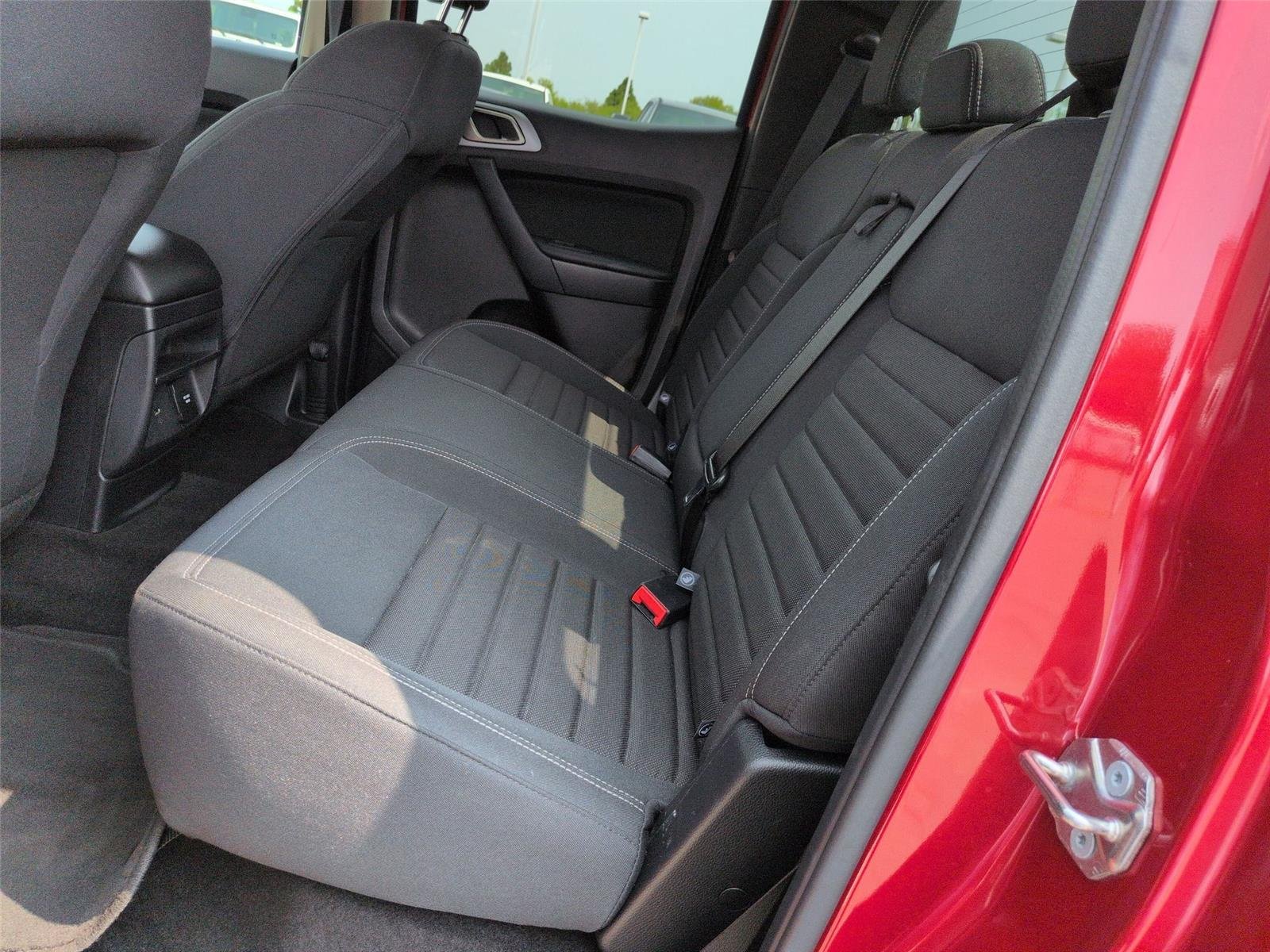 Used 2021 Rapid Red Metallic Tinted Clearcoat Ford XLT image 30