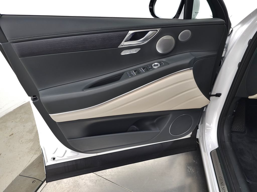 New 2026 White Genesis 3.5T image 9