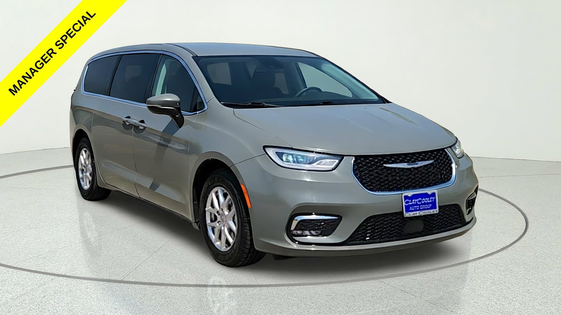 Used 2023 Gray Chrysler Touring L image 1
