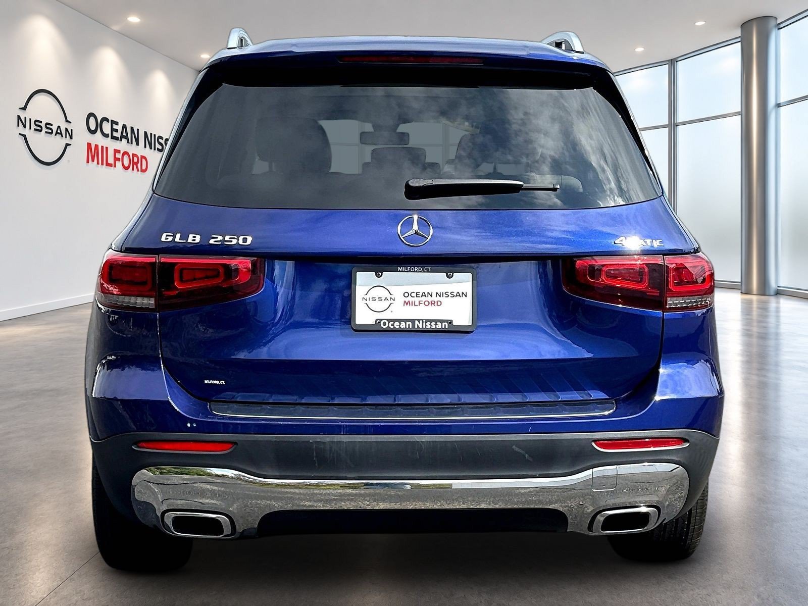 Used 2022 Galaxy Blue Metallic Mercedes-Benz GLB 250 image 6