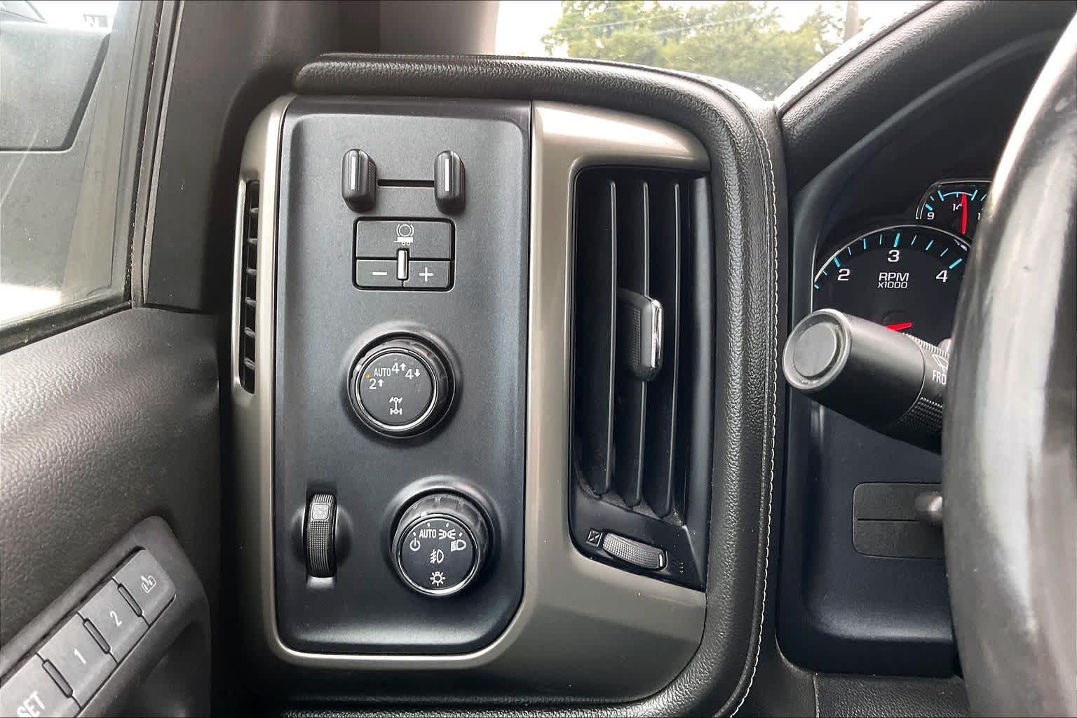 Used 2018 Black Chevrolet High Country image 34
