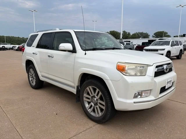 Used 2012  Toyota SR5 image 1