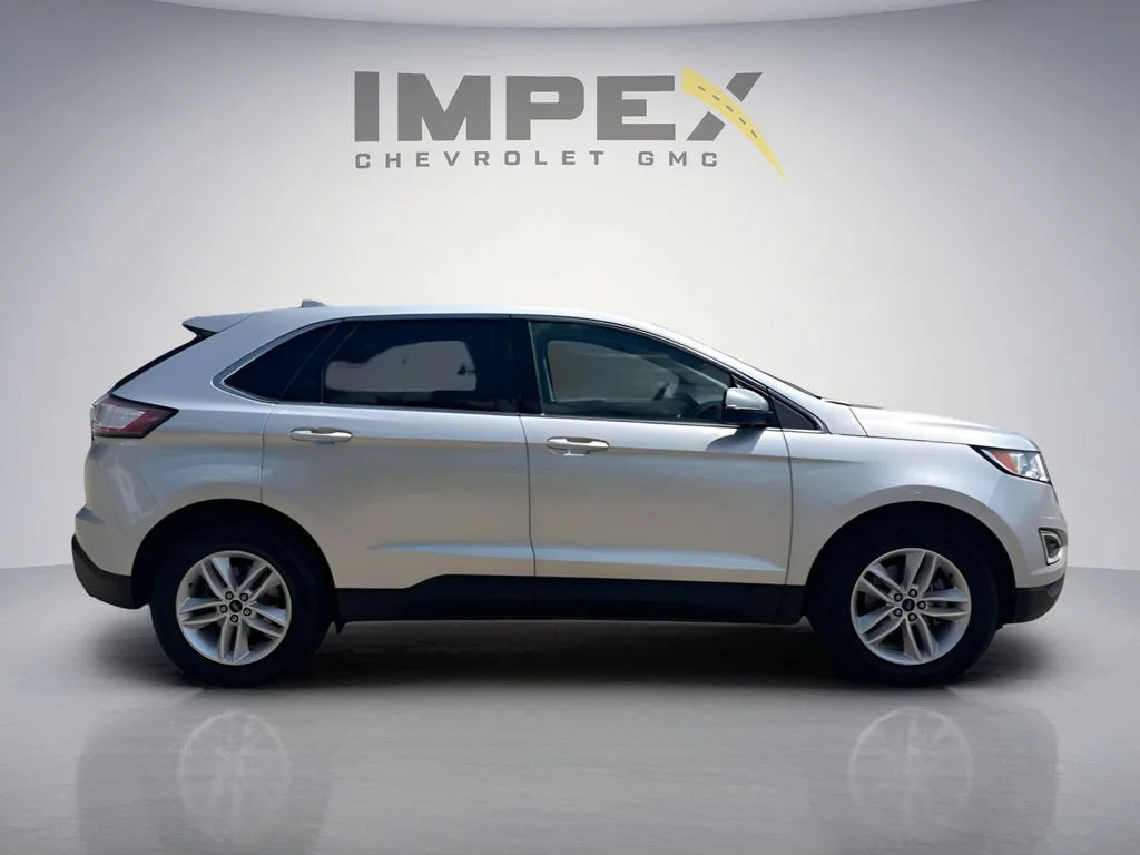 Used 2018  Ford SEL image 6