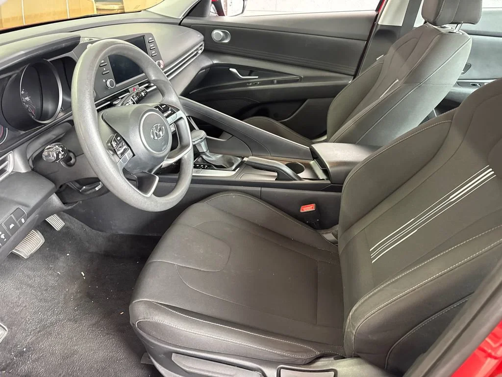 Used 2023 Red Hyundai SEL image 6