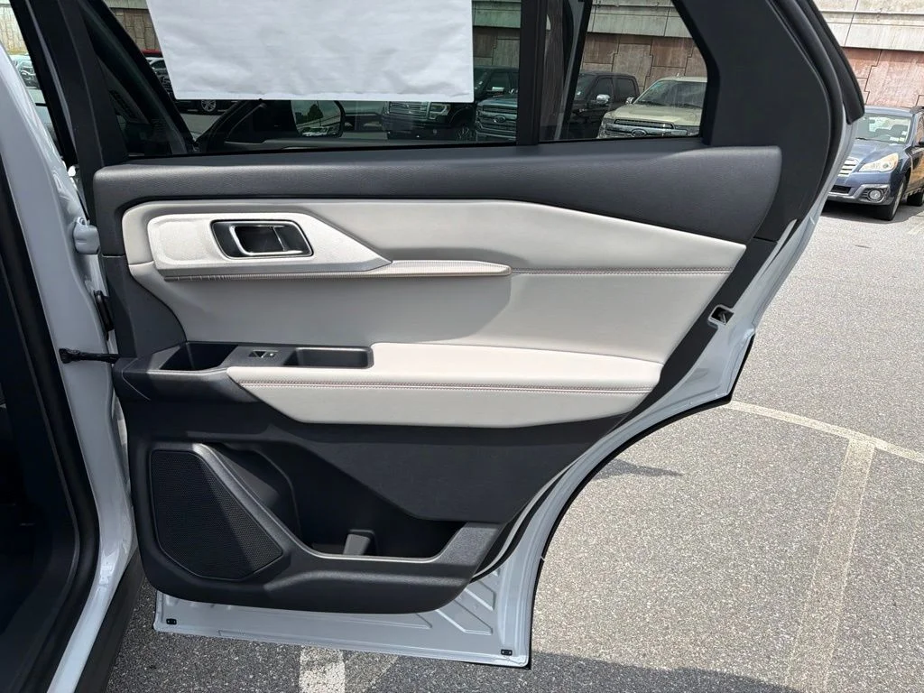 New 2026 Space White Metallic Ford Active image 14
